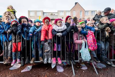 Licht opruiende gedichten van rijmpjespiet: het is maar goed dat Sinterklaas zelf naar Borne komt