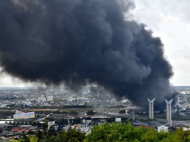 Hoge concentraties dioxine gemeten na grote fabrieksbrand in Rouen