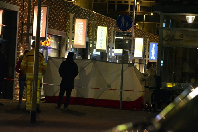 Plofkraak winkelcentrum Keizerslanden Deventer.