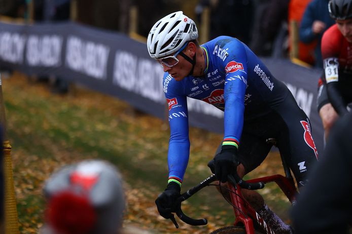 Mathieu van der Poel tijdens de Superprestige in Boom.