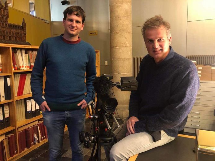 Bekende documentairemaker Arnout Hauben en archeoloog Simon Verdegem maakten opnames voor een film voor de nieuwe tijdelijke tentoonstelling 'Vermist aan het front'.
