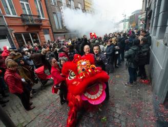 Coronavirus overschaduwt viering Chinees Nieuwjaar: “Iedereen maakt zich grote zorgen om familie in China”