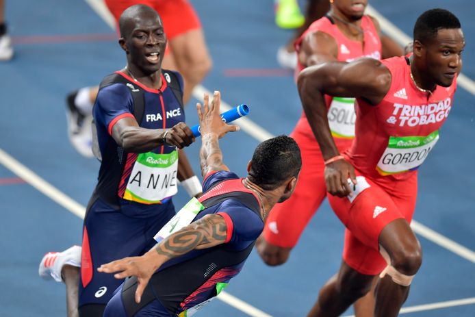 Mame-Ibra en ploeggenoot verdedigen de Franse eer op de 4 x 400m Relay Round 1 op de Olympische Spelen Rio in 2016
