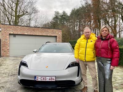 Koppel parkeert Porsche vier uur in Antwerpse garage, maar die staat daar volgens betaalapp al 66 dagen: “Hopelijk krijgen we geen factuur van duizenden euro’s”