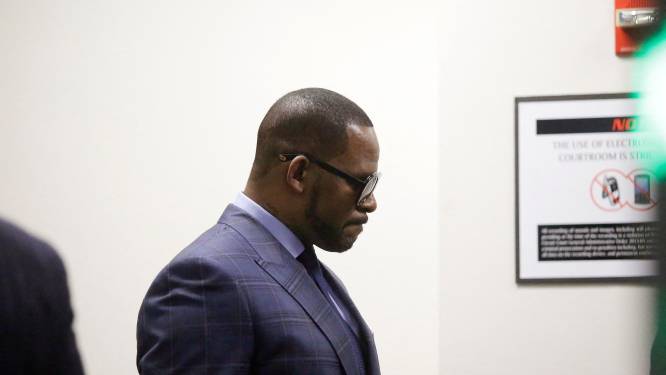 Getuige in proces R. Kelly: moest me verkleden als scoutingmeisje