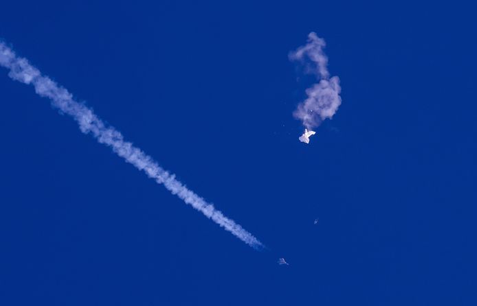 Beeld vlak na het neerhalen van de ballon.