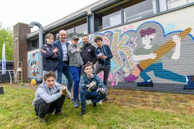 Jongeren ‘bekladden’ legaal De Ark in Haarsteeg: ‘Er mogen meer lege muren komen voor graffiti’