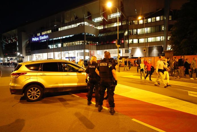 Politieinzet bij het Philips Stadion.