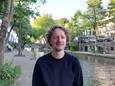 Rimko van der Maar aan de Oude Gracht in Utrecht, de stad waar hij al 29 jaar woont.