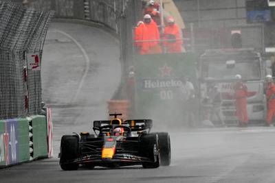 LIVE F1. Regen veroorzaakt hele hoop incidenten in Monaco, Verstappen autoritair aan de leiding