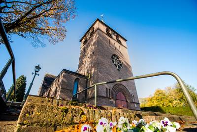 De Knegselse kerk is verkocht en dit gaat er met de gebouwen gebeuren