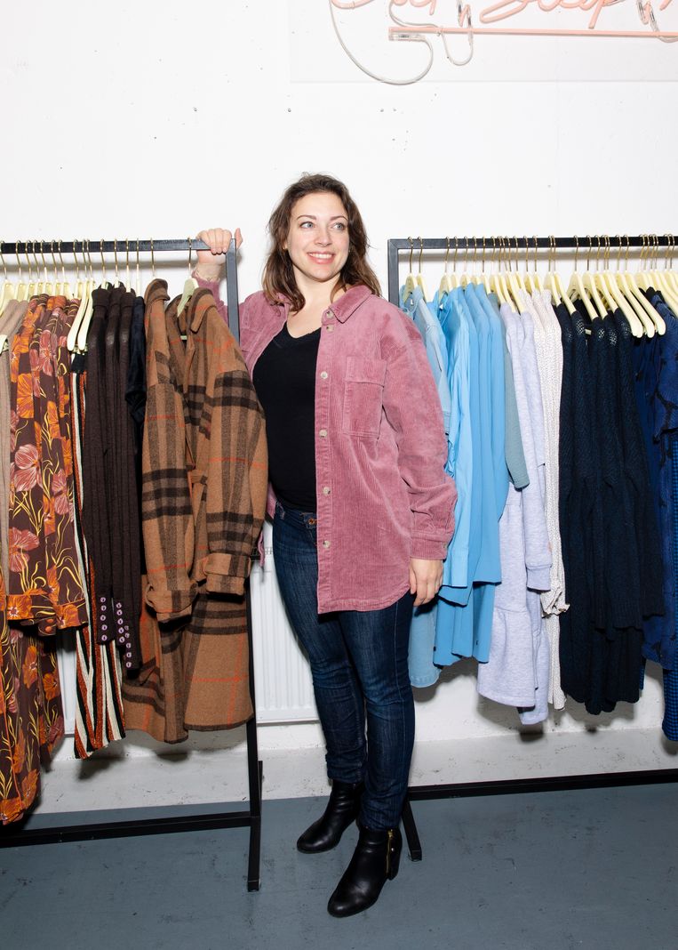 Tessa Slagter: ‘Nu ik mijn kleding leen, geef ik echt veel minder geld aan mode uit.’ Beeld Lin Woldendorp