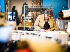 In de Ruilwinkel in Helmond ga je vanzelf weer geloven in de goedheid van de mens