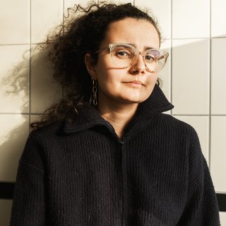 Nina van Tongeren (26) created a play about child abuse: ‘You’re quickly seen as either a pathetic victim or a hero who survived’