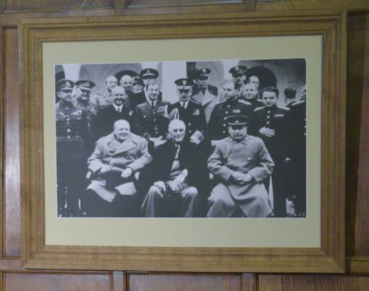 La célèbre conférence de Yalta a permis, en février 1945, d'unifier les forces alliées et de précipiter la défaite de l'Allemagne nazie (le Premier ministre Winston Churchill, le président américain Franklin Roosevelt et leader soviétique Joseph Staline)