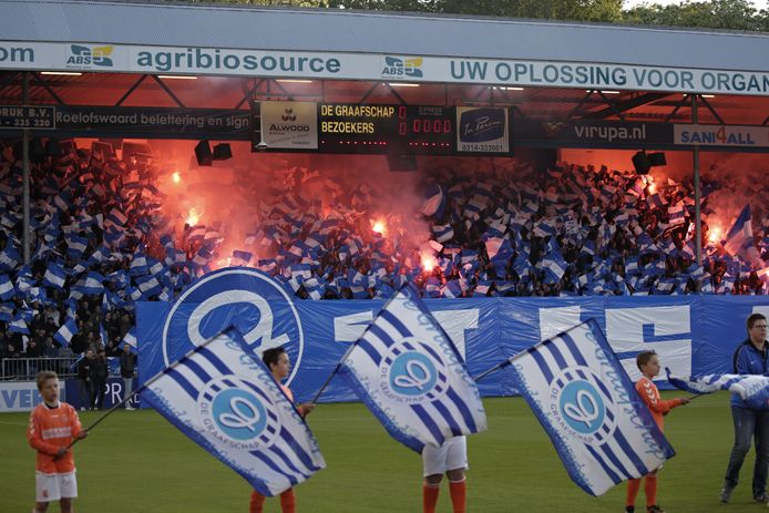 De Graafschap beboet voor vuurwerk en spandoek 'KNVB ...