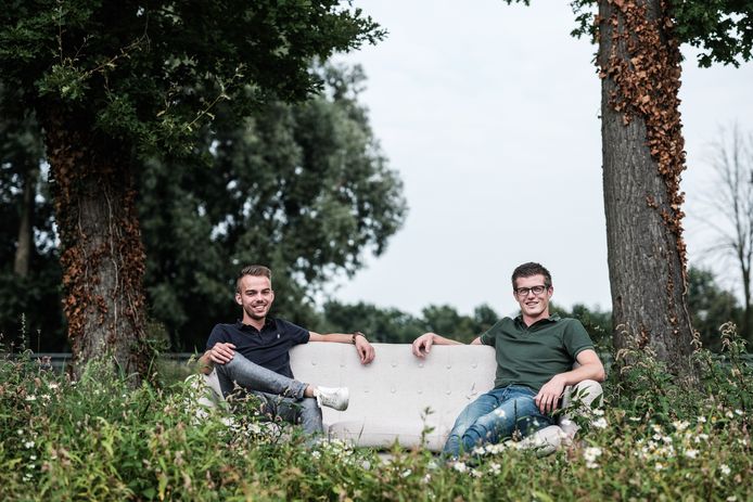 Jordi van Rootseler en Tim van Rekum moesten noodgedwongen hun Zomer Theater Zevenaar afgelasten.
