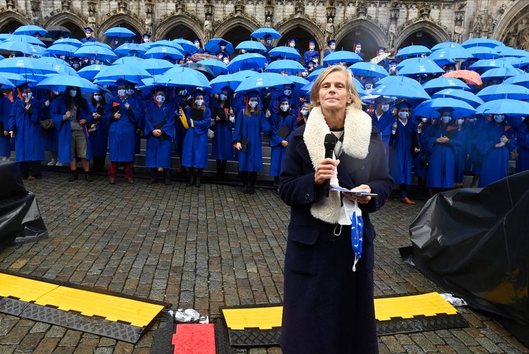 Caroline Pauwels tijdens de diploma-uitreiking van de VUB in september. Beeld Photo News