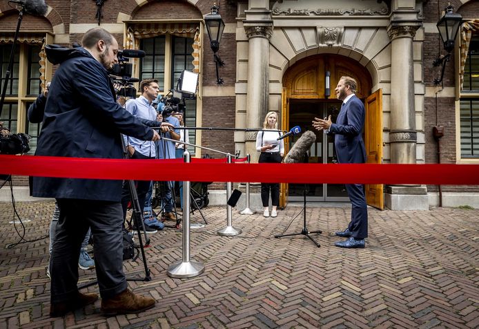 Hugo de Jonge, demissionair minister van Volksgezondheid, Welzijn en Sport, op het Binnenhof.