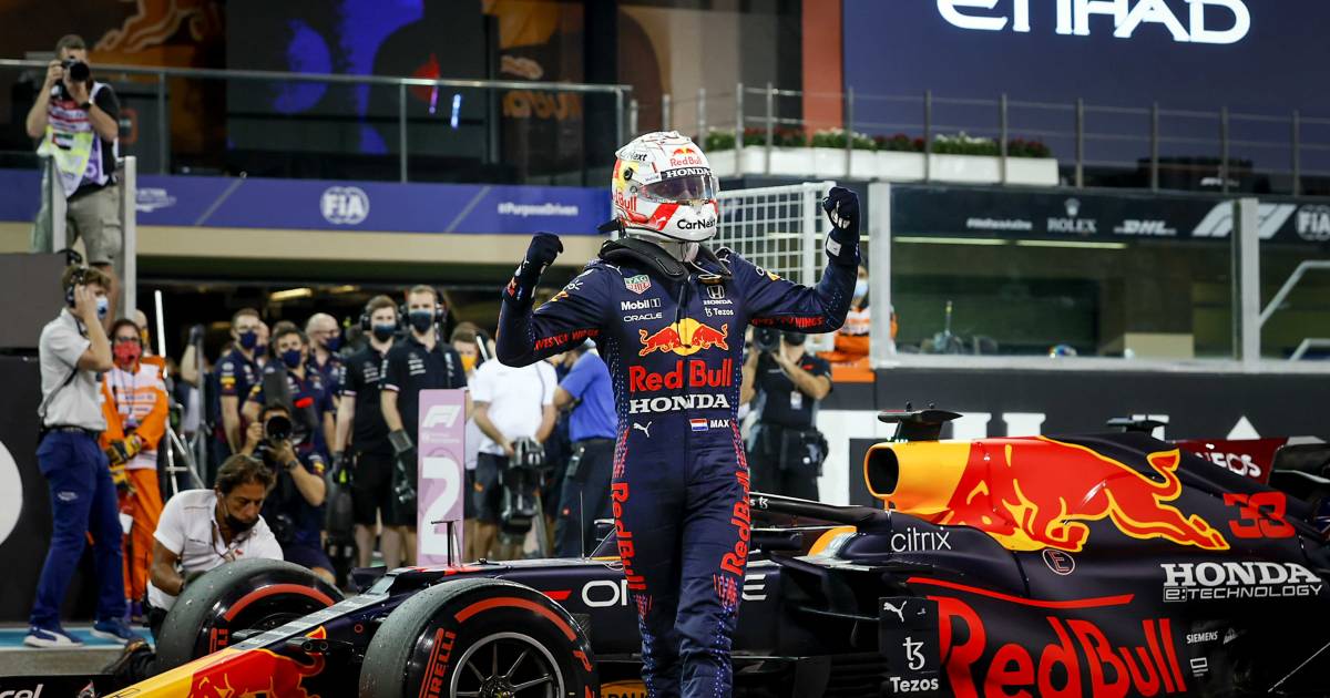 Sensationeel: Max Verstappen troeft Lewis Hamilton af en begint jacht wereldtitel vanaf pole Formule 1 | AD.nl