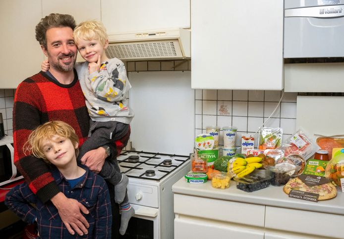Rik (41) vertelt hoe hij als alleenstaande papa zijn eetbudget invult.