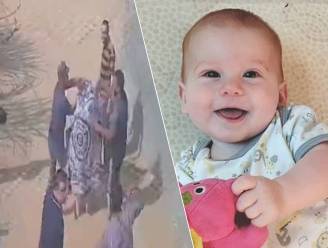 KIJK. Israël deelt nieuwe beelden van "baby Kfir en zijn moeder enkele uren nadat ze ontvoerd werden”