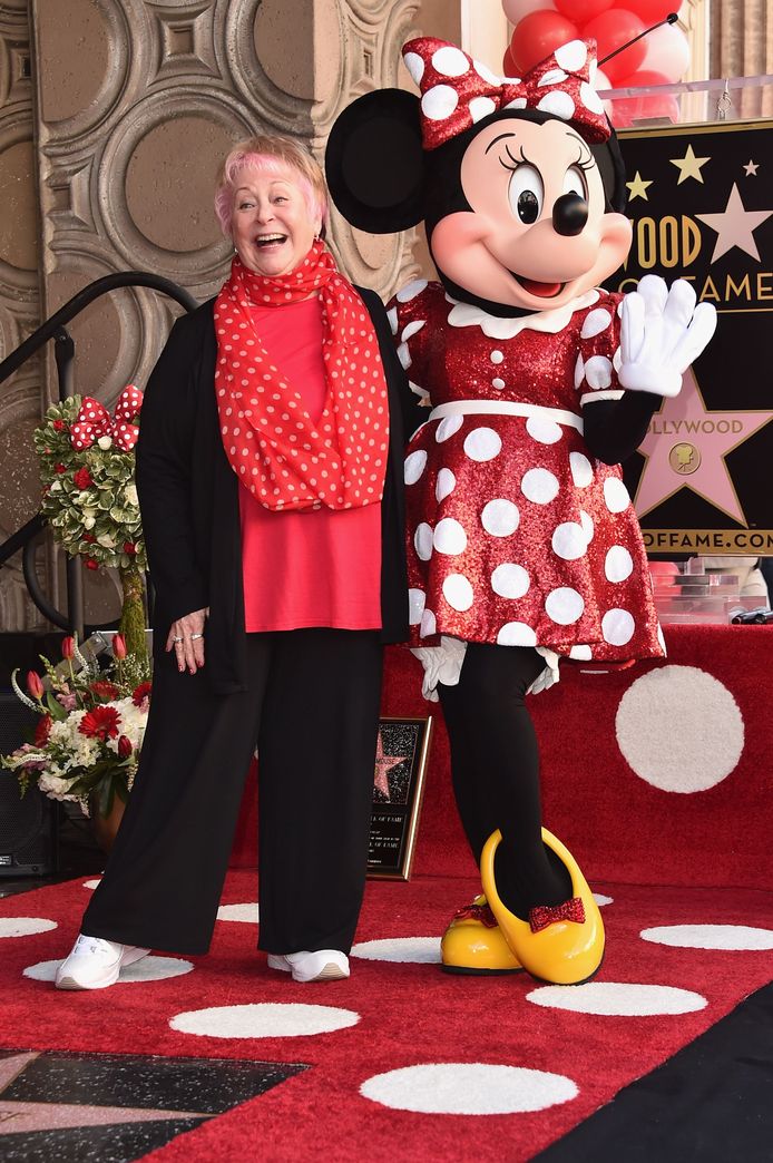 Russi Taylor met Minnie Mouse op de Walk Of Fame, waar Minnie een eigen ster heeft.