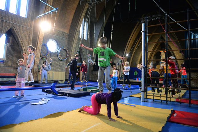 Cirkus in Beweging blijft niet bij de pakken zitten tijdens deze coronapandemie en kijkt met veel hoop en verwachtingen naar de toekomst.