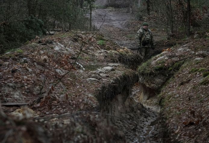 A Ukrainian soldier defends his positions in the Volyn border region.