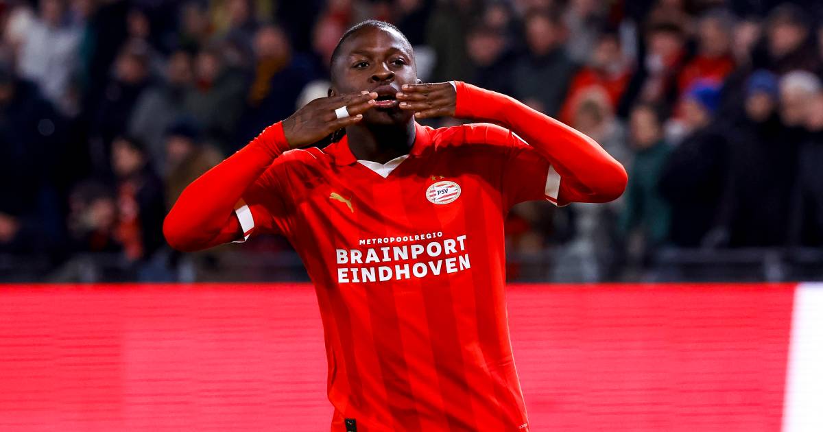 Na een tweetje van PSV-supporter Twan roept Bakayoko op tot eenheid en ...