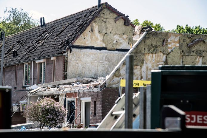 Ravage na gasexplosie woning 32ste straat Hillekensacker Lindenholt