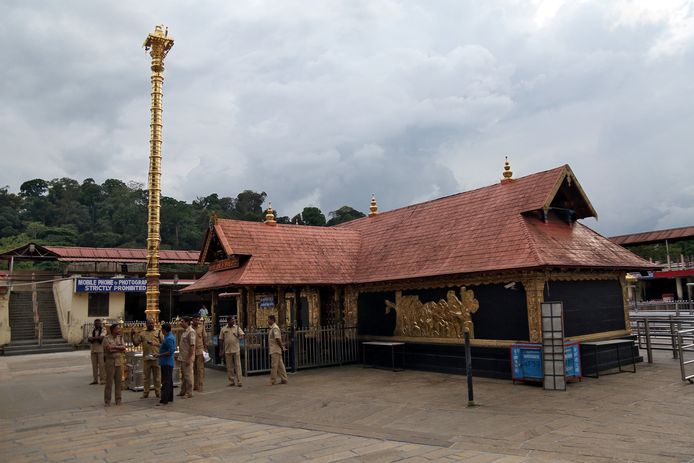 De beroemde hindoetempel Sabarimala in de Indiase deelstaat Kerala.
