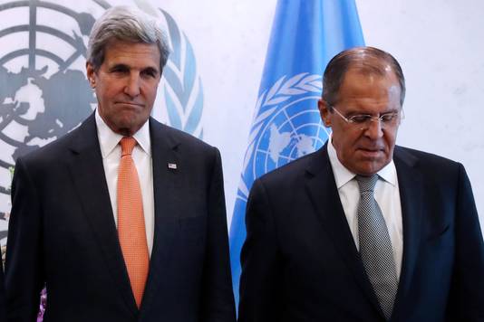 Le secrétaire d'État américain John Kerry et son homologue russe Sergueï Lavrov