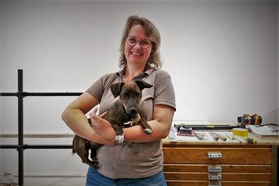 Miranda opent nieuwe kado- en hobbywinkel in Arnhem: 'Puppy Twix zal hier vaak rondlopen'