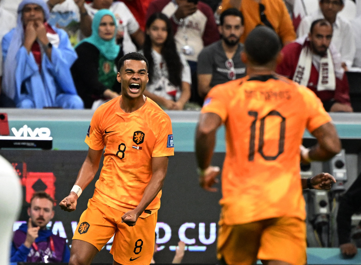 stroef-oranje-dankt-cody-gakpo-opnieuw-en-gaat-na-zakelijke-zege-op