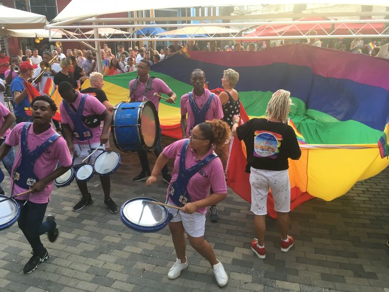 Het begin van de jaarlijkse week van de Curacao Pride op Curaçao. Beeld Kees Broere