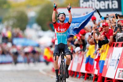 Kron laat Lotto Dstny juichen in Vuelta, Evenepoel mengt zich niet in geneutraliseerde finale