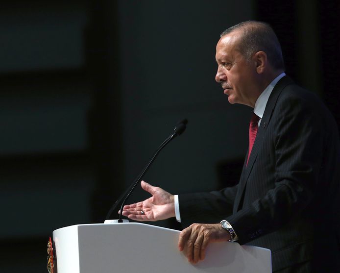 De Turkse president Tayyip Erdogan, vandaag in Ankara. Erdogan zegt dat Turkije Amerikaanse elektronica gaat boycotten.