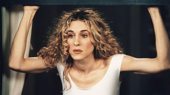 Een piepjonge Sarah Jesica Parker als Carrie Bradshaw in het eerste seizoen van 'Sex and the City' (1998).