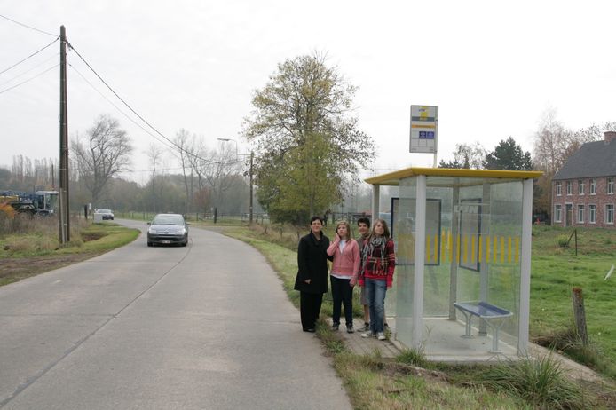 Deze bushalte aan de Hofveldweg in Aaigem wordt geschrapt.