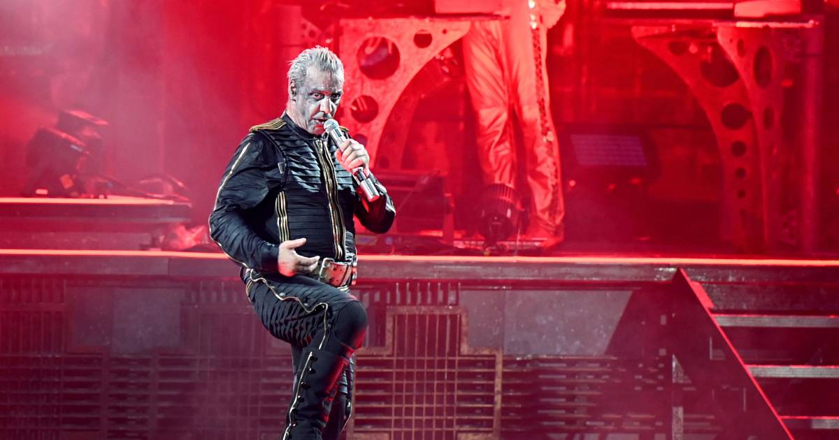Тилль Линдеманн изменил текст на концерте Rammstein после обвинений в сексуальных домогательствах |  музыка