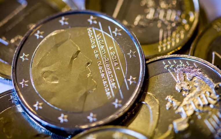 De nieuwe euromunten met de afbeelding van Koning Willem-Alexander. Beeld ap