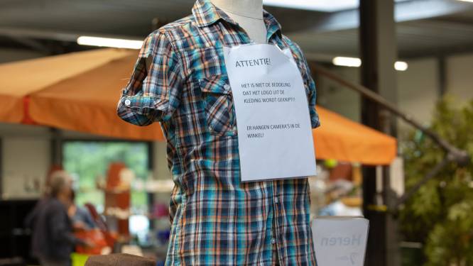 Knipterreur in kringloopwinkels: mensen nemen niet de kleding, maar alleen de logo's mee