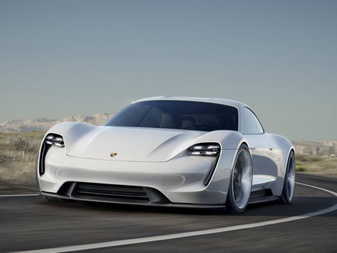 Elektrische Porsche blijkt populair: “Taycan al uitverkocht tot 2021, klanten komen van Tesla”