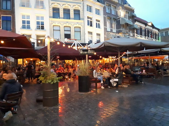 De Grote Markt in Nijmegen rond half elf.