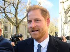 Prins Harry vandaag in rechtbank met Liz Hurley en Elton John om ‘criminele inbreuk op hun privacy’