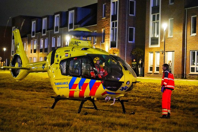 Een fietsster is donderdagmiddag rond 17.15 uur gewond geraakt bij een aanrijding met een auto op de Burgemeester Huijbregts-Schiedonlaan in Oosterhout.