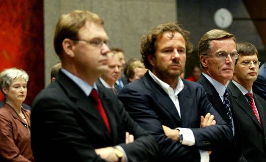 Ministers De Geus, Heinsbroek, Bonhoff en premier Balkenende, tijdens de beëdiging van de nieuwe Kamerleden in 2002