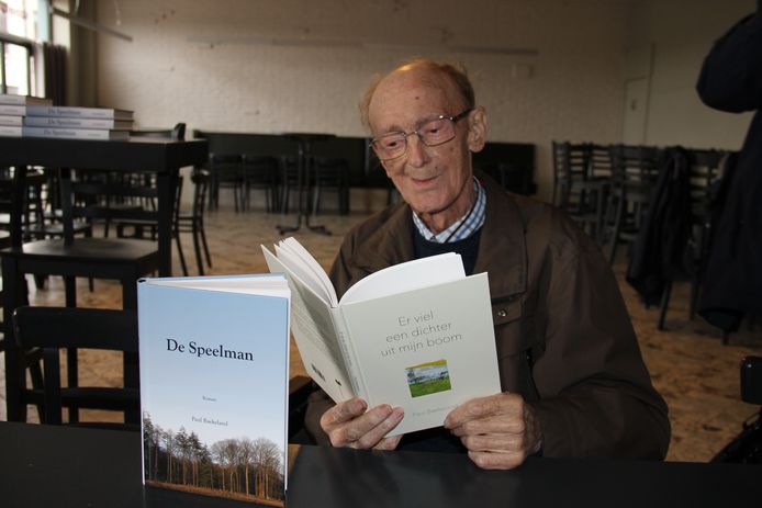 Paul Baekeland bij de voorstelling van zijn twee laatste publicaties: 'De Speelman' en 'Er viel een dichter uit mijn boom'.