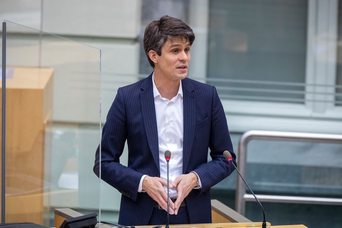 Vlaams minister van Jeugd Benjamin Dalle.